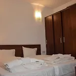דירה Dinos 2 Bed Cozy At Close To The Lift בנסקו